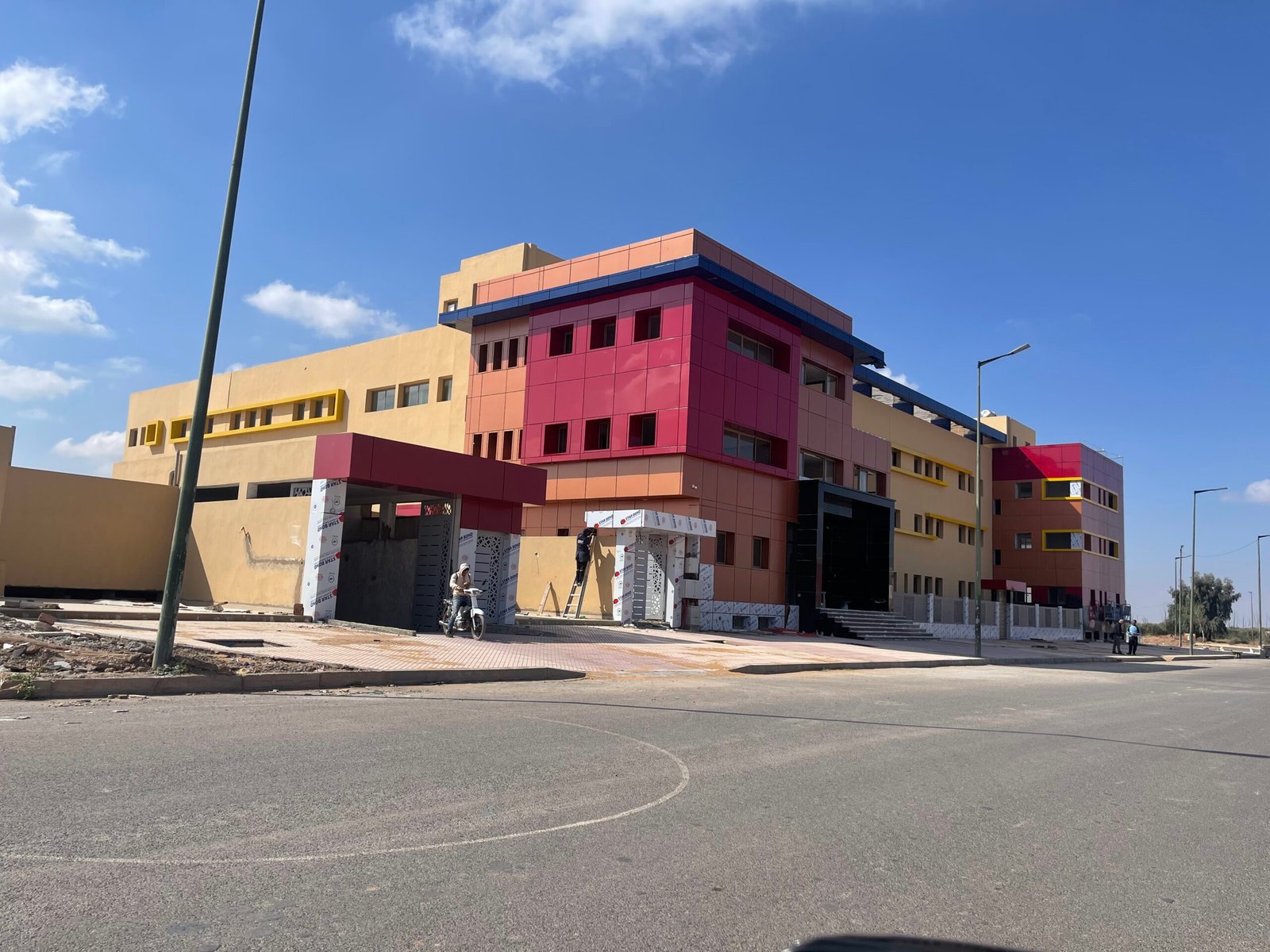 Habillage Façade Alucobond École Privée à Marrakech